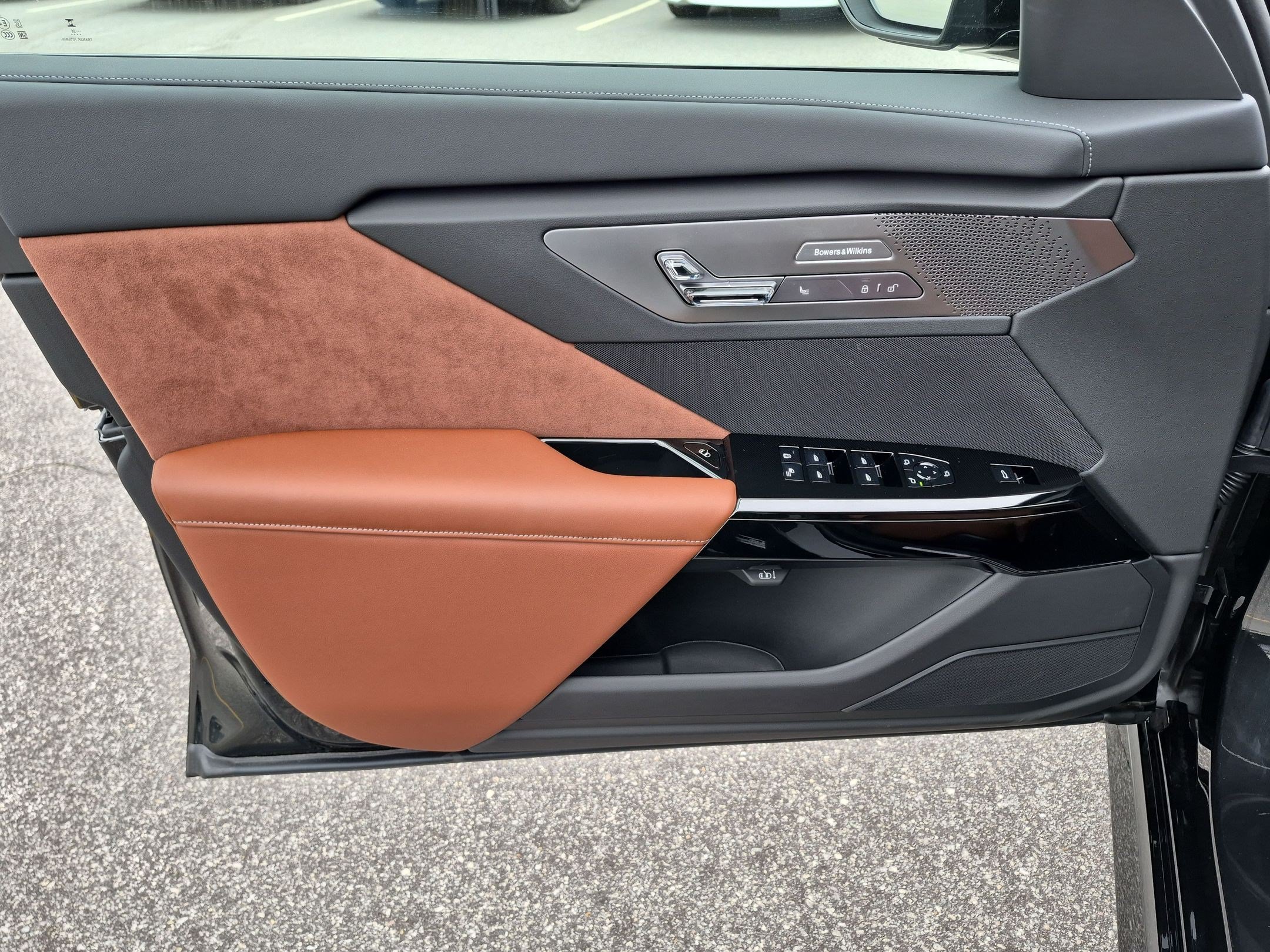 New 2027 BMW 740i w/ Executive Package RWD image 11