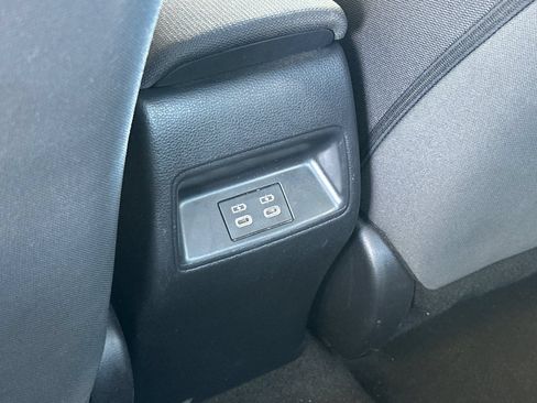 Used 2024 Toyota Corolla LE FWD image 41