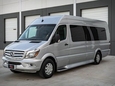 Used 2015 Mercedes-Benz Sprinter 2500 image 4