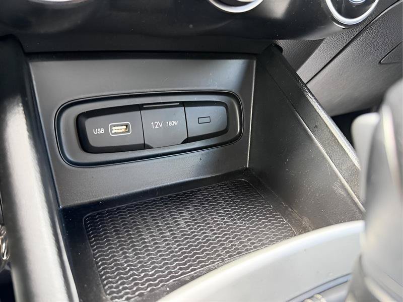 Used 2022 Hyundai Venue SE FWD image 36