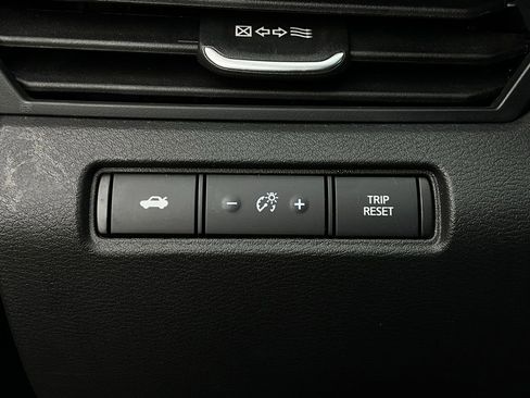 Used 2025 Nissan Altima 2.5 SV image 22