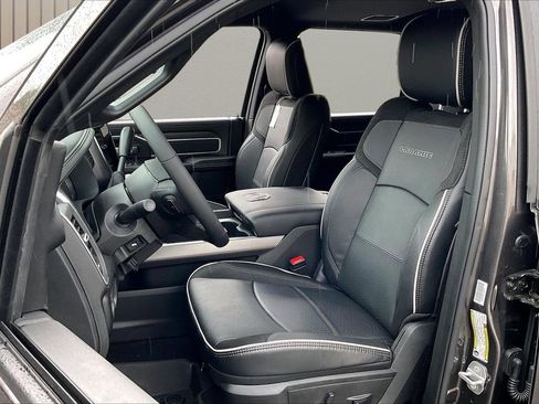 New 2026 RAM 3500 Laramie AWD/4WD image 18