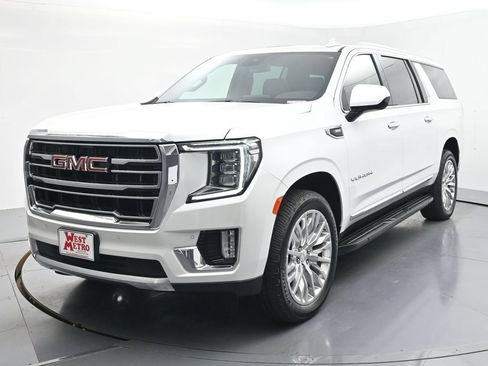 Used 2023 GMC Yukon XL SLT AWD/4WD image 3
