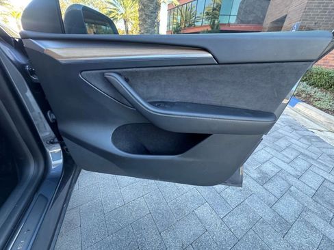 Used 2024 Tesla Model Y Performance image 26