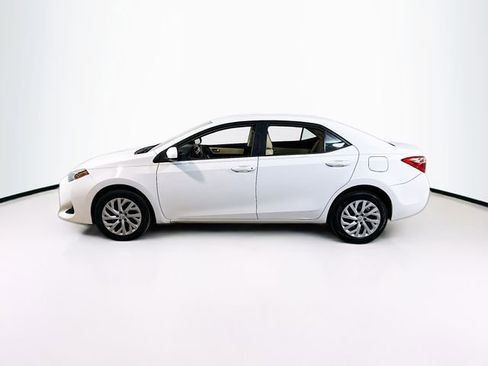 Used 2018 Toyota Corolla LE image 4