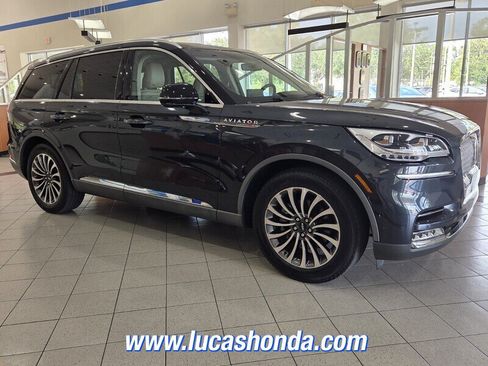 Used 2022 Lincoln Aviator Reserve w/ Equipment Group 201A RWD image 3