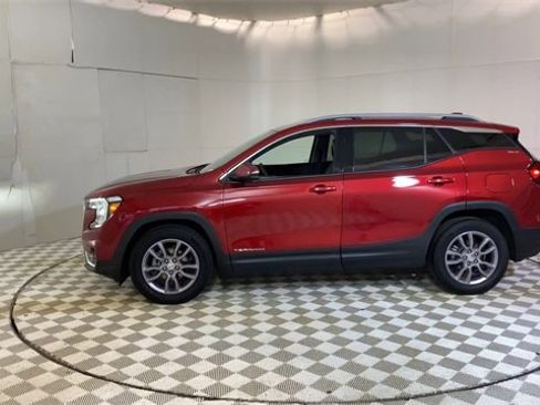 Used 2023 GMC Terrain SLT image 5