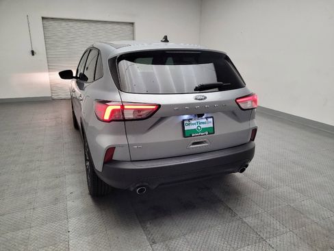 Used 2022 Ford Escape SE w/ SE Sport Appearance Package FWD image 6