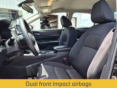 Used 2025 Nissan Altima 2.5 SV FWD image 15