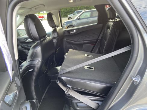 Used 2022 Ford Escape SEL w/ Technology Package image 9