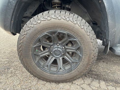 Used 2016 Toyota 4Runner SR5 image 10