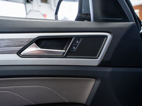 Used 2022 Volkswagen Atlas Cross Sport SE w/ Black Wheel Package image 31