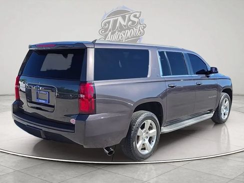 Used 2016 Chevrolet Suburban LT w/ Luxury Package AWD/4WD image 5