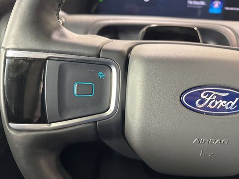 Used 2025 Ford Expedition Active AWD/4WD image 23