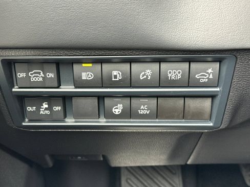 Certified 2025 Toyota Sequoia Platinum AWD/4WD image 33