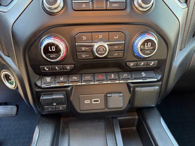 Used 2021 GMC Sierra 3500 Denali w/ Denali Ultimate Package AWD/4WD image 17