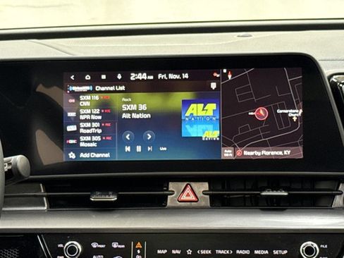 Used 2025 Kia Sportage EX w/ EX Premium Package image 21