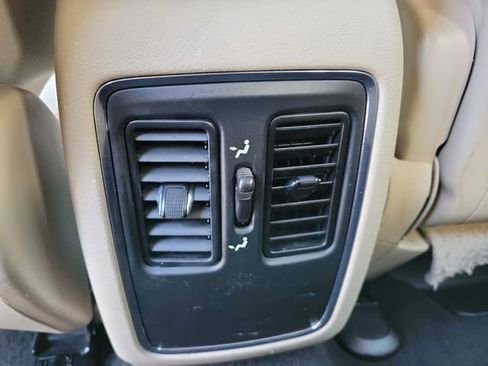 Used 2021 Jeep Grand Cherokee Laredo RWD image 14