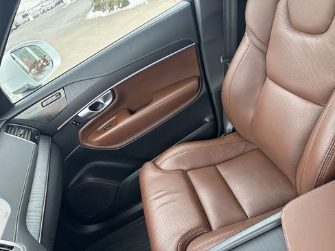 Certified 2024 Volvo XC90 T8 Ultimate w/ Protection Package Premier image 36