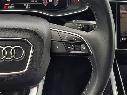 Used 2020 Audi Q8 Premium Plus image 24