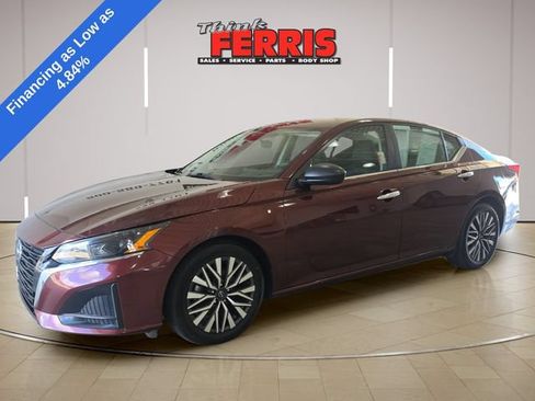 Used 2024 Nissan Altima 2.5 SV FWD image 1