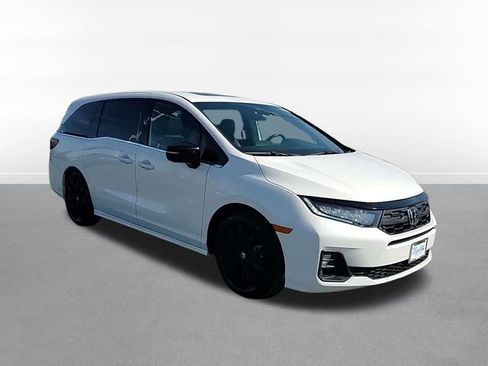 Used 2025 Honda Odyssey Sport-L image 3