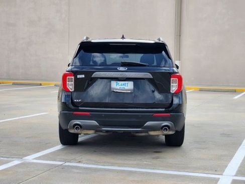 Used 2021 Ford Explorer XLT w/ Equipment Group 202A RWD image 6