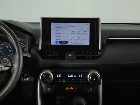 Used 2024 Toyota RAV4 XLE FWD image 22