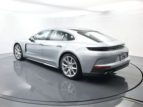 Used 2024 Porsche Panamera 4 image 3