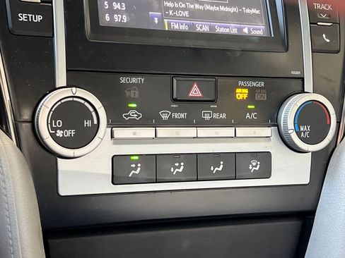 Used 2014 Toyota Camry LE FWD image 21