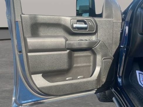 Used 2022 Chevrolet Silverado 2500 Custom w/ Custom Value Package image 10