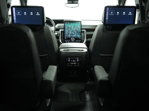 New 2026 GMC Yukon Denali w/ Denali Reserve Package AWD/4WD image 17