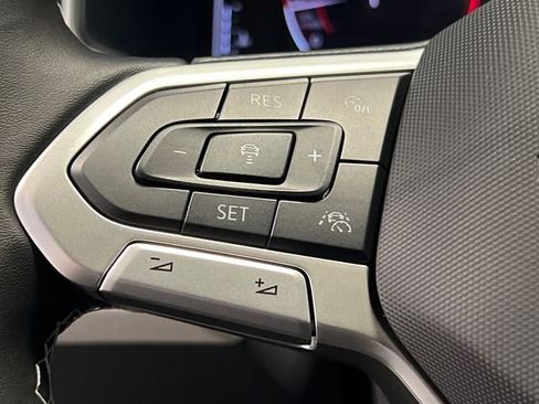 New 2025 Volkswagen Taos SEL image 13