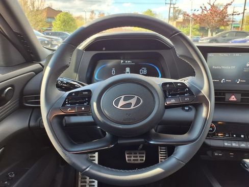 Used 2025 Hyundai Elantra Sport FWD image 14