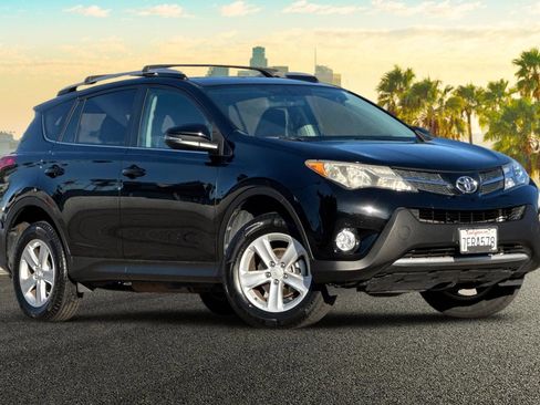 Used 2014 Toyota RAV4 XLE image 2