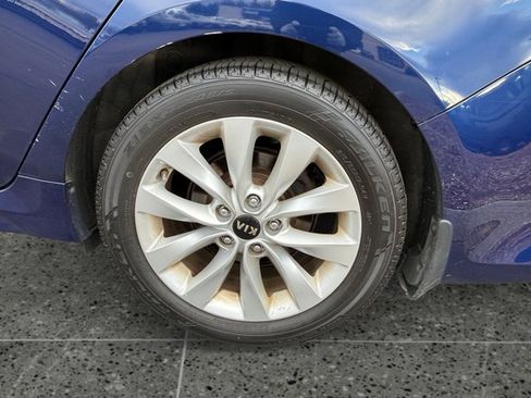 Used 2018 Kia Optima EX w/ Premium Package image 10