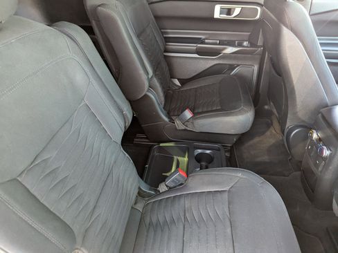 Used 2020 Ford Explorer XLT image 27