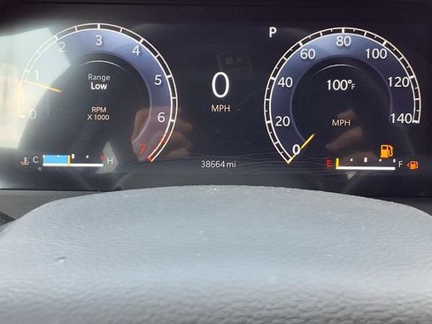 Used 2023 Jeep Grand Cherokee Limited AWD/4WD image 17
