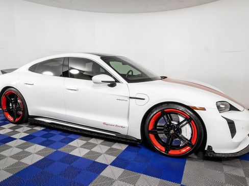 Used 2020 Porsche Taycan Turbo image 3