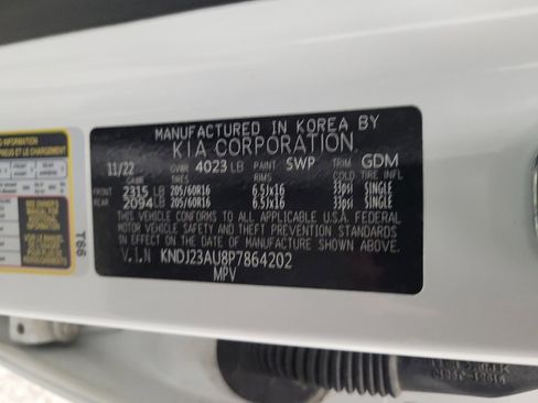 Used 2023 Kia Soul LX image 33