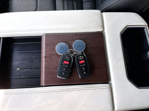 Used 2023 Toyota Sequoia Capstone image 14