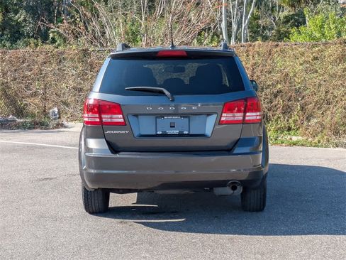 Used 2016 Dodge Journey SE w/ Flexible Seating Group image 4