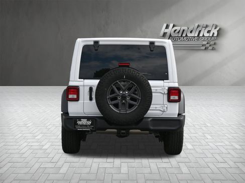 Used 2024 Jeep Wrangler Unlimited Sport AWD/4WD image 8