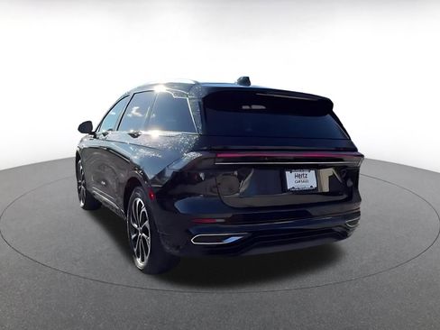 Used 2024 Lincoln Nautilus Reserve image 11