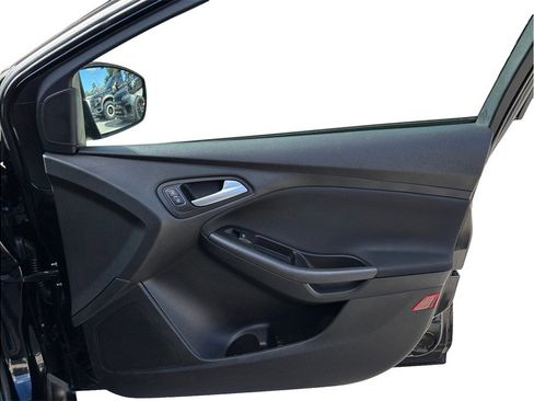 Used 2017 Ford Focus SEL image 33