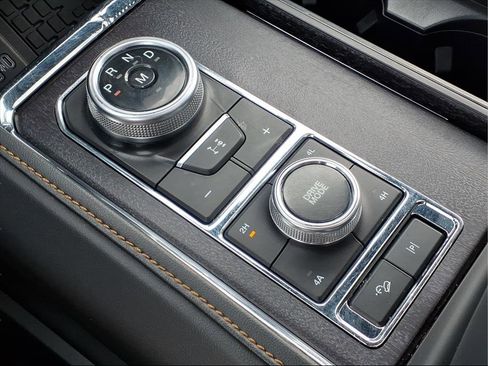 Used 2024 Ford Expedition Max Platinum image 10