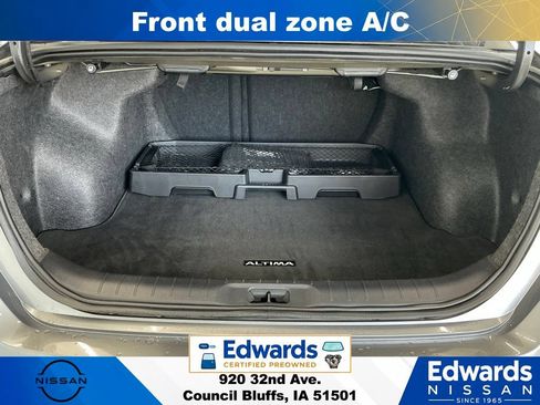 Used 2024 Nissan Altima 2.5 SL AWD/4WD image 11