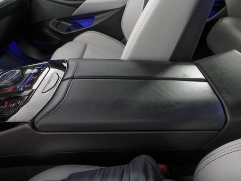 Used 2025 BMW M5 w/ Carbon Package image 28