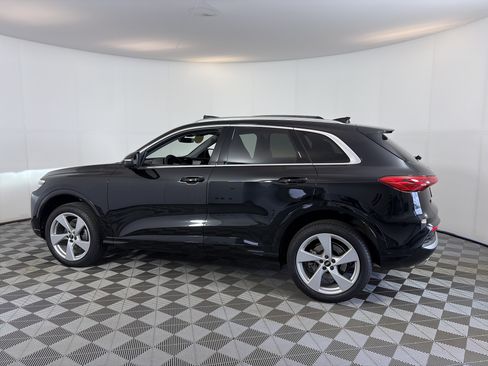 Used 2025 Audi Q5 Premium Plus w/ Premium Plus AWD/4WD image 8