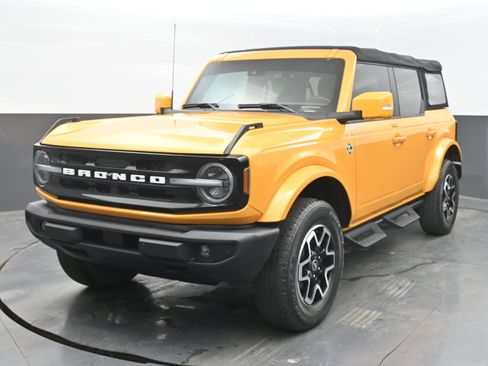 Used 2022 Ford Bronco Outer Banks image 4